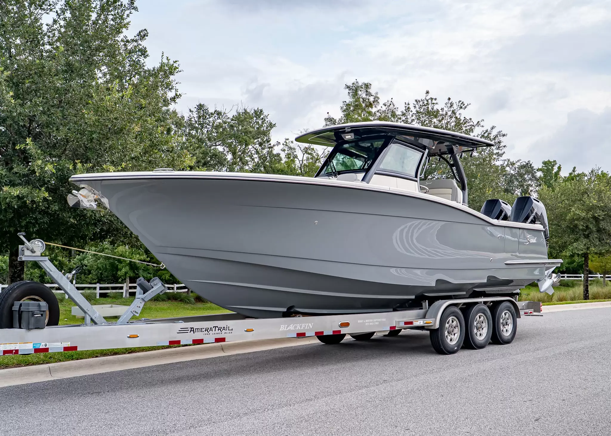 2027 Scout 330 LXF (SC-0027) ALPINE GRAY